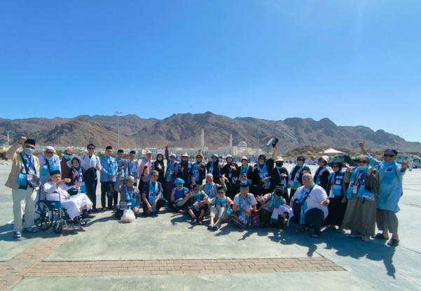 Jejak Takwa di Tanah Suci: Kala Jemaah Pamulang Merajut Rindu di Masjid Quba dan Mengenang Syuhada di Bukit Uhud